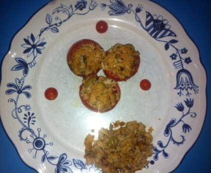 Tomates farcies au thon et aux olives