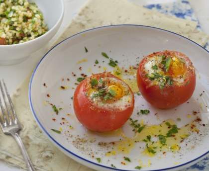 Tomates farcies aux oeufs et à la crème