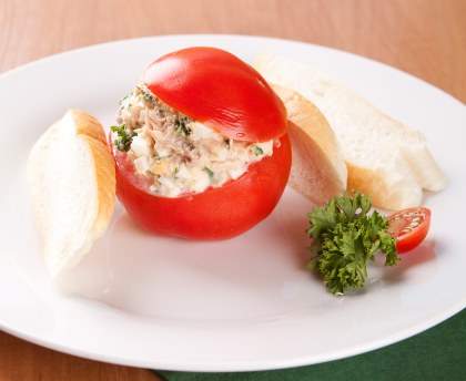 tomates froides  farcies au thon