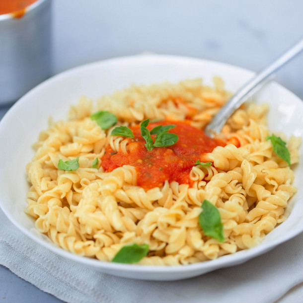 Torsettes à la sauce tomates maison et basilic