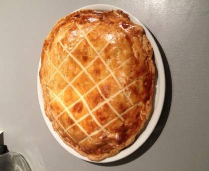 Tourte aux émiettés de confit de canard et pommes de terre aux herbes de Provence