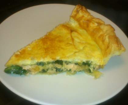 Tourte tricolore au saumon laqué, épinards et abricots