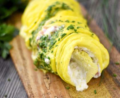 Tranches d'omelette roulée