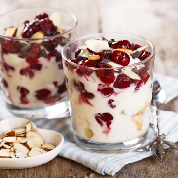 Trifle aux cerises et boudoirs