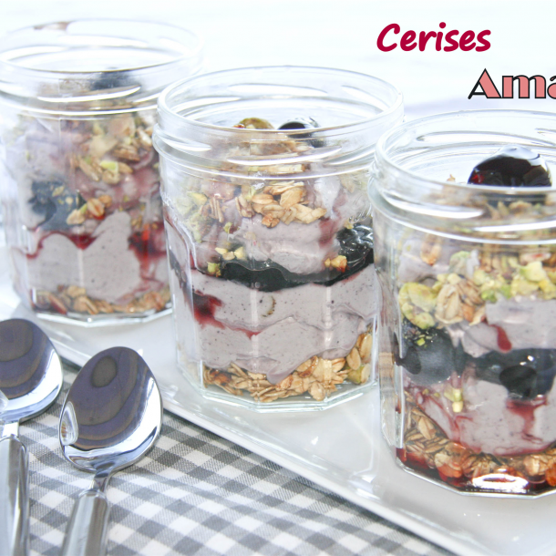 Trifle végétal aux cerises Amarena et pistaches