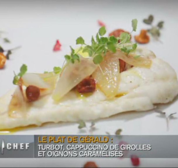 Turbo côtier, cappuccino de girolles, noisettes fraîches, oignons doux et huile d'orange acidulée