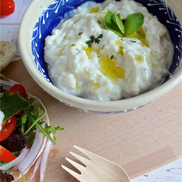 Tzatziki, spécialité grecque au yaourt et concombre (sans lactose)