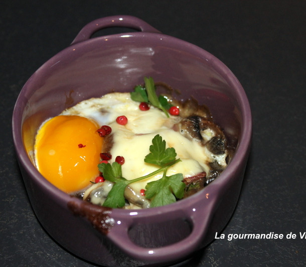 Œufs cocotte aux champignons assaisonnés