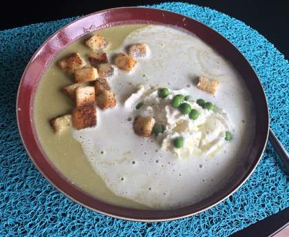 Velouté aux cosses de petits pois