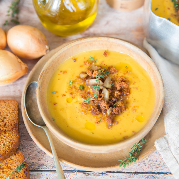 Velouté Butternut et châtaigne au crumble de pain d’épices
