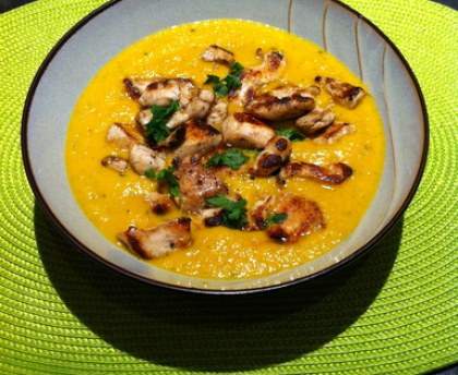 Velouté carottes-coco-coriandre au poulet