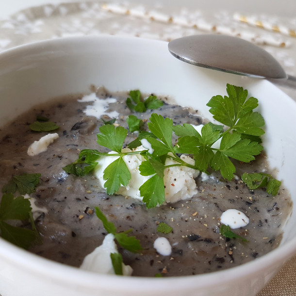 Velouté de champignons au chèvre frais