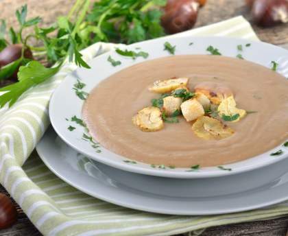 Velouté de châtaignes au parmesan