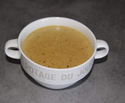 Velouté de topinambour au miel et au curry