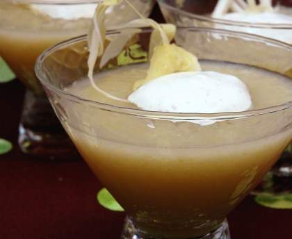 Velouté d'endives et  de pommes de terre à la moutarde ancienne