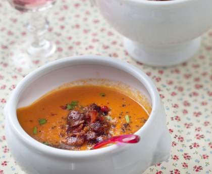 Velouté express de tomates et croustillant de lard