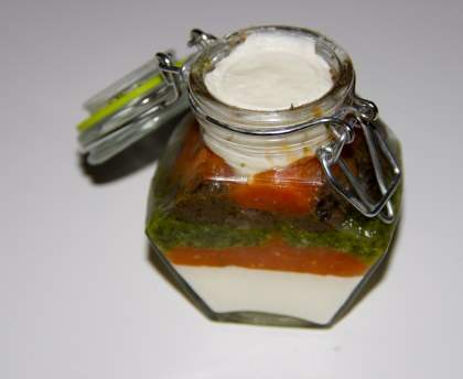 Verrine à la tapenade, pistou mozzarella