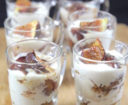 Verrine de figues sur lit de mascarpone-cannelle