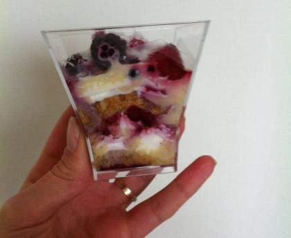 verrines aux fraises mascarpone et crème anglaise