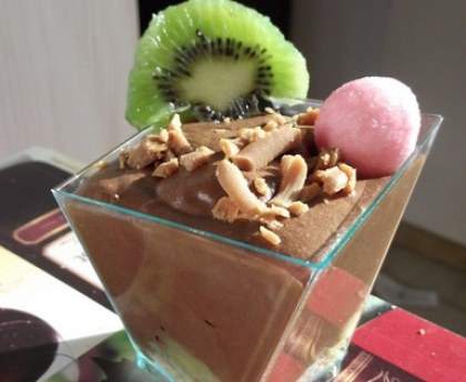 Verrines banane, chocolat et caramel au beurre salé