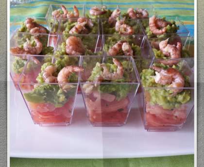 Verrines concassé de tomates et guacamole à la coriandre