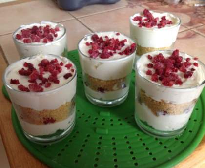 Verrines de tiramisu aux framboises croustillant