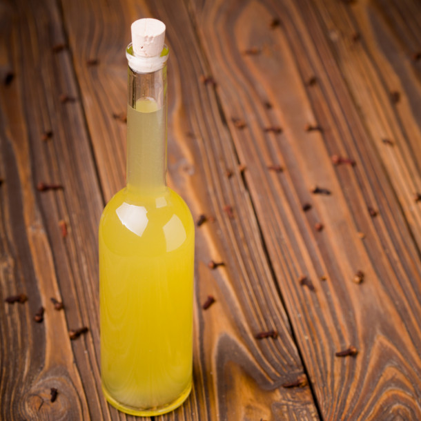 Vin d'orange à la cannelle