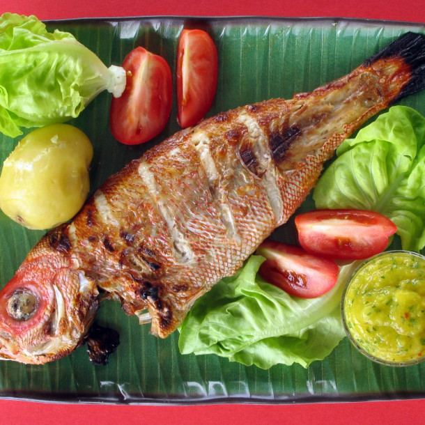 Vivaneau grillé avec trempette à la mangue