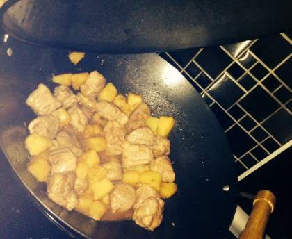 Wok de porc à l'ananas