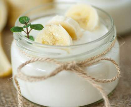 Yaourt à la banane (dessert peu sucré)